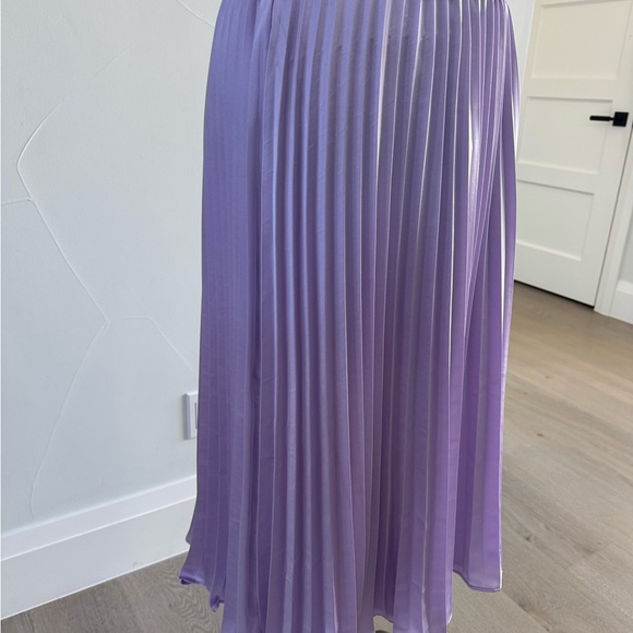 New Lavender Pleated Skirt size M/L - Picture 2 of 7
